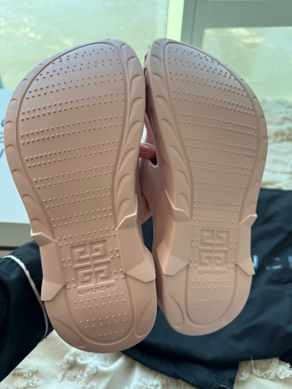 Givenchy Marshmallow slides - Picture 5 of 6